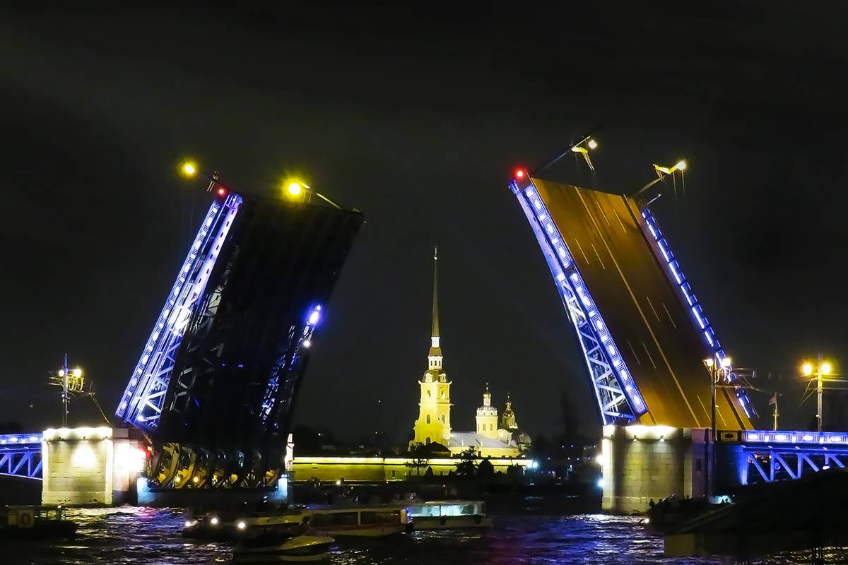 Мотопрогулка «Ночные огни Петербурга»