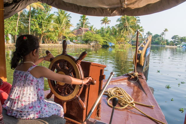 Главное изображение экскурсии - Круиз на хаусботе (плавучем доме)