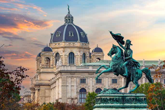 Full day private guided tour to Vienna from Budapest with Lunch
