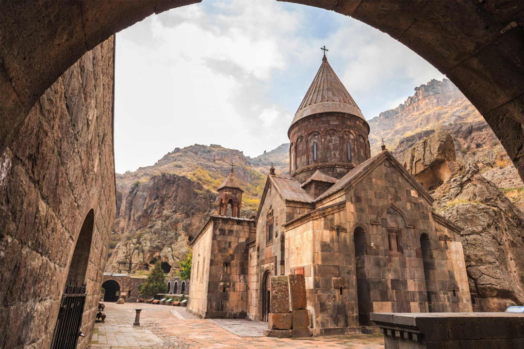 Канатная дорога Цахкадзора, Кечарис, Гарни, Гегард, ущелье Симфония камней — фото 3
