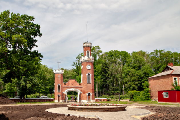 Виды Рамонь: экскурсия в «Замок Ольденбургских» и императорские традиции