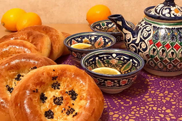 Узбекские лепешки "нон" — чудо из тандыра
