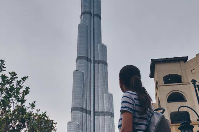Dubai: Explore the magnificent Burj Khalifa from atop!
