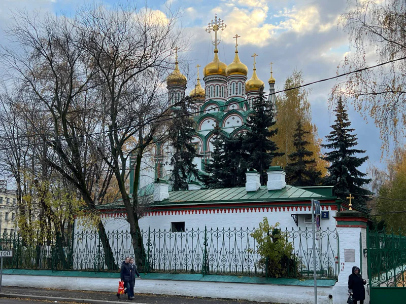 «Красная Роза» — городской квест в Хамовниках (с ведущим) — фото 2, Москва | Покатаем
