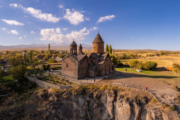 Древняя архитектура и виноделие: тур с видом на гору Арарат