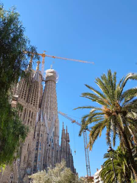 Sagrada Familia Guided Trip w/ Architecture Expert - photo 2
