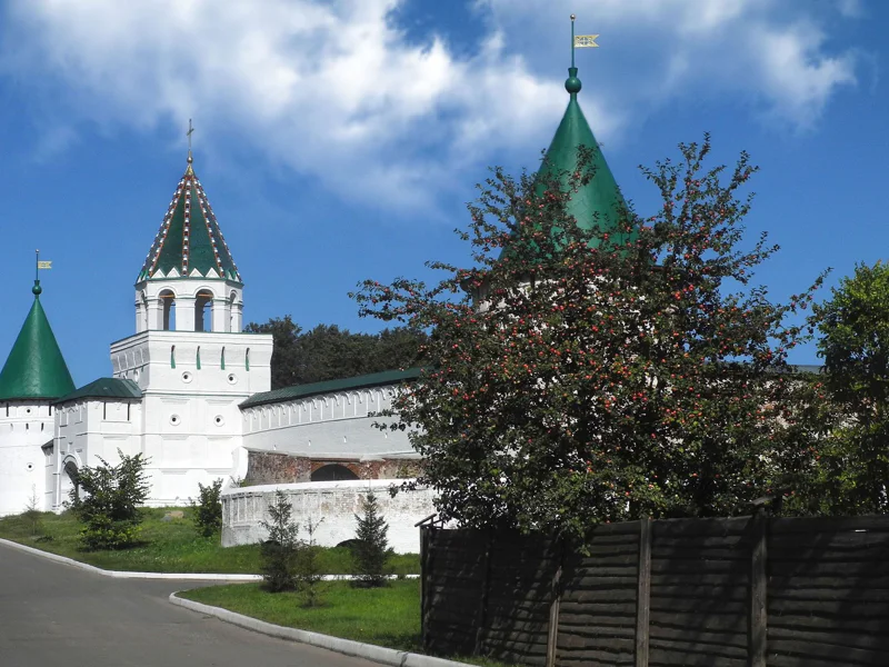 Экскурсия в Ипатьевский монастырь - колыбель царского дома Романовых — фото 7, Кострома | Покатаем