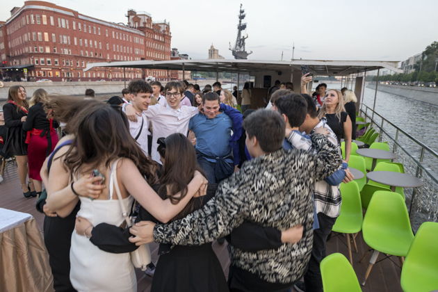 Виды Последний звонок на теплоходе «Легенда»