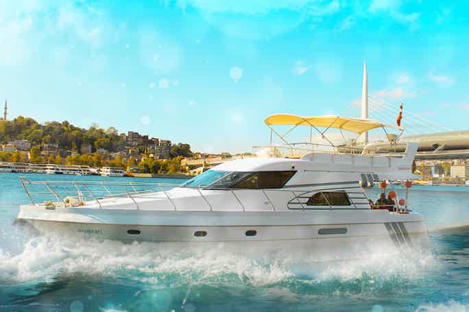 Bosphorus Yacht Tour with a buffet