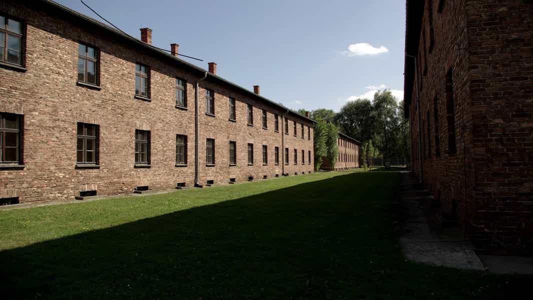 Krakow: Auschwitz, Birkenau & Monowitz: Outside the Walls Guided Tour ...