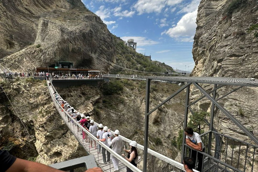 Бархан Сарыкум и прогулка на катере по Сулакскому каньону в с. Зубутли — фото 3