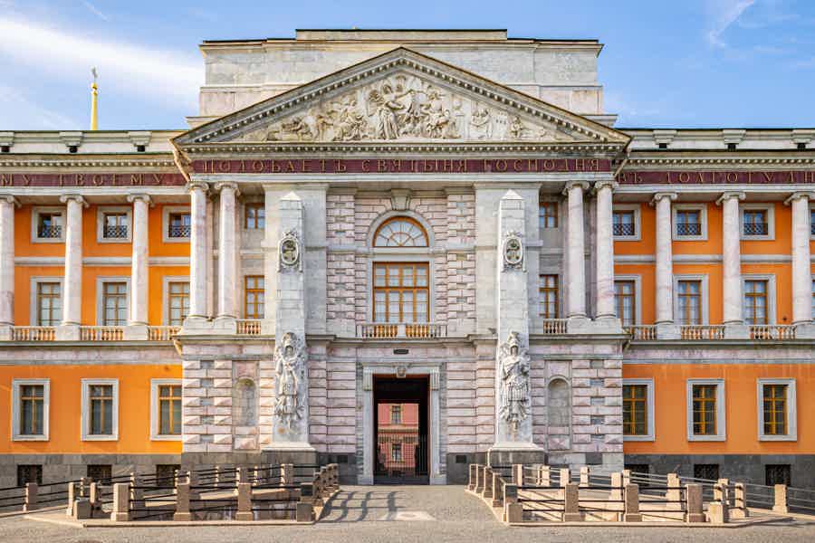 Мифы и легенды Петербурга. Экскурсии на автомобиле - фото 1