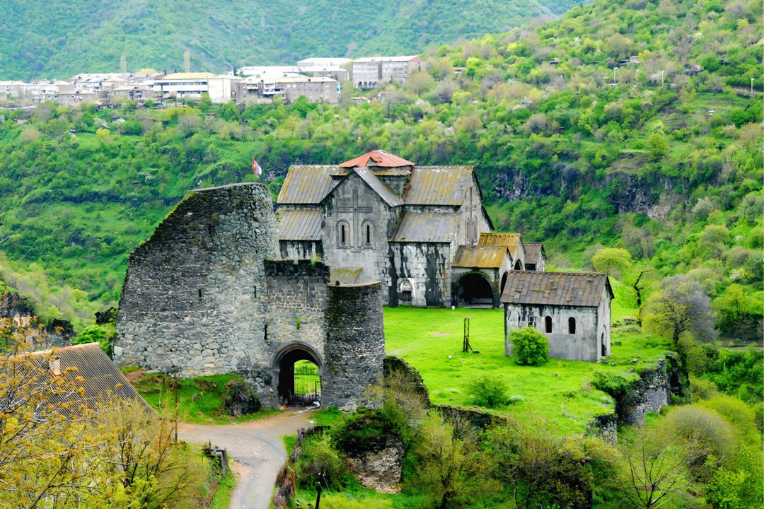 Монастыри в сердце гор — духовная Армения из Тбилиси — фото 7