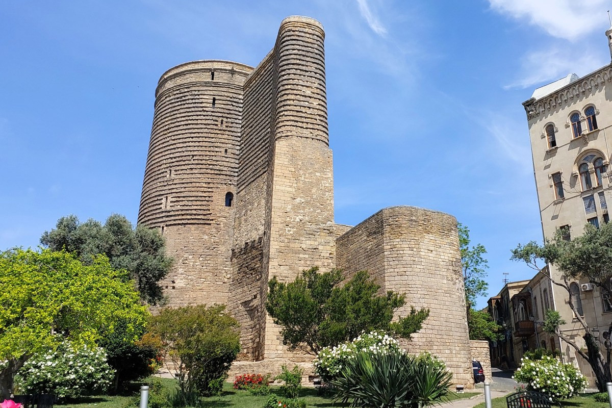 Жемчужина Каспия — Баку. Путь по историческим местам