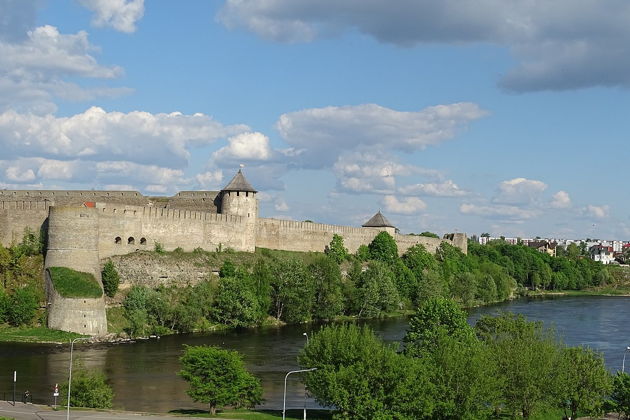Фото к экскурсии Ивангородская крепость, Парусинка, нарвская рыба и Шепелёвский маяк