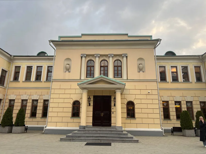 «Красная Роза» — городской квест в Хамовниках (с ведущим) — фото 3, Москва | Покатаем