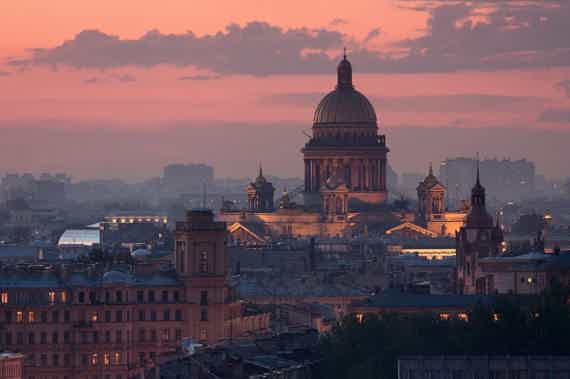 Здесь были написаны шедевры: литературная экскурсия по Петербургу