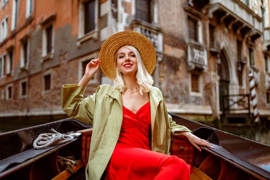 Gondola Ride & Historical Venice Walking Tour - photo 5