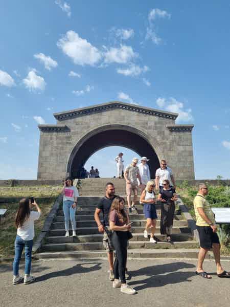 Знакомство с Арменией: Храм Гарни, монастырь Гегард и озеро Севан - фото 6