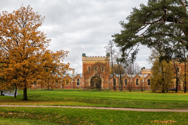 Виды Индивидуальная экскурсия в Петергоф на минивене