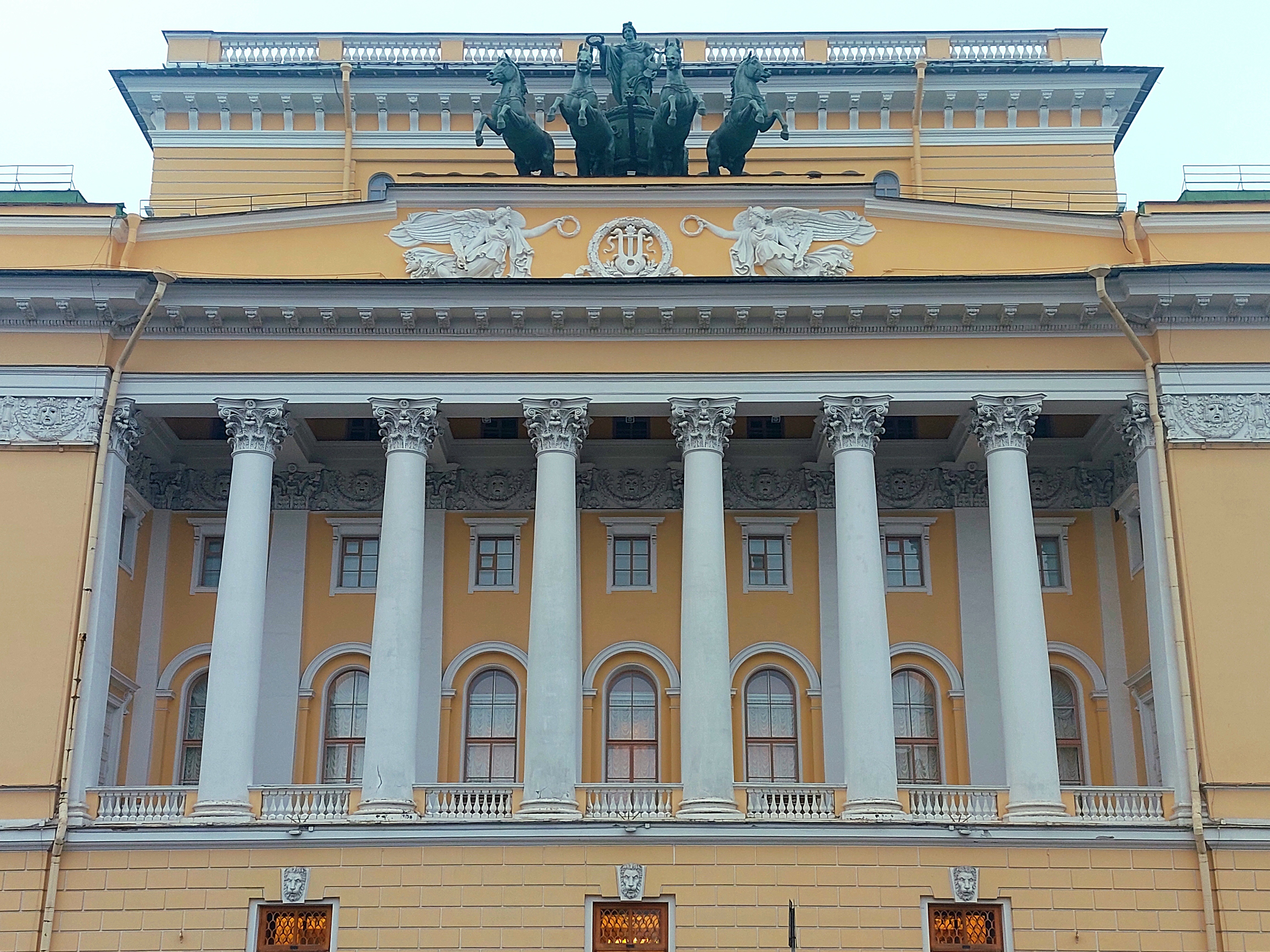 Театральный Петербург
