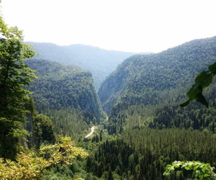 Тур в Зеленогорье: Арпатские водопады и Зеленое озеро - фото 1