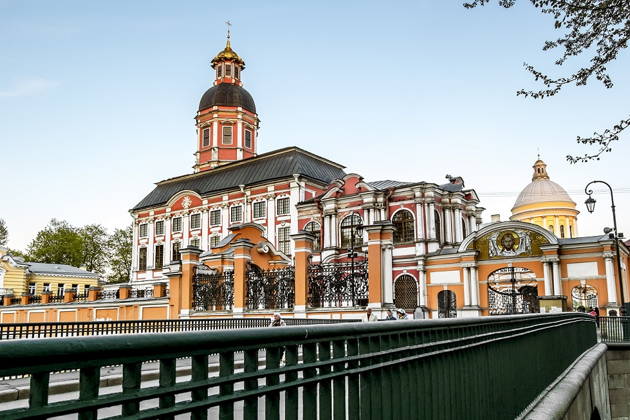 Экскурсия с посещением часовни Ксении и Александро-Невской Лавры