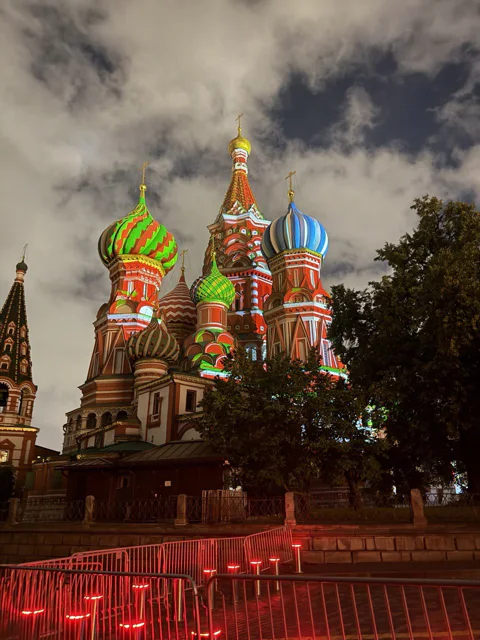 Красная Площадь и улица Варварка: знакомые места — незнакомые истории