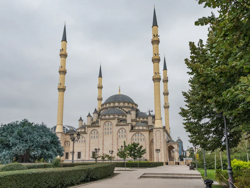 Чеченская республика —  Вечерний Грозный, Шали, Аргун — фото 5, Махачкала | Покатаем