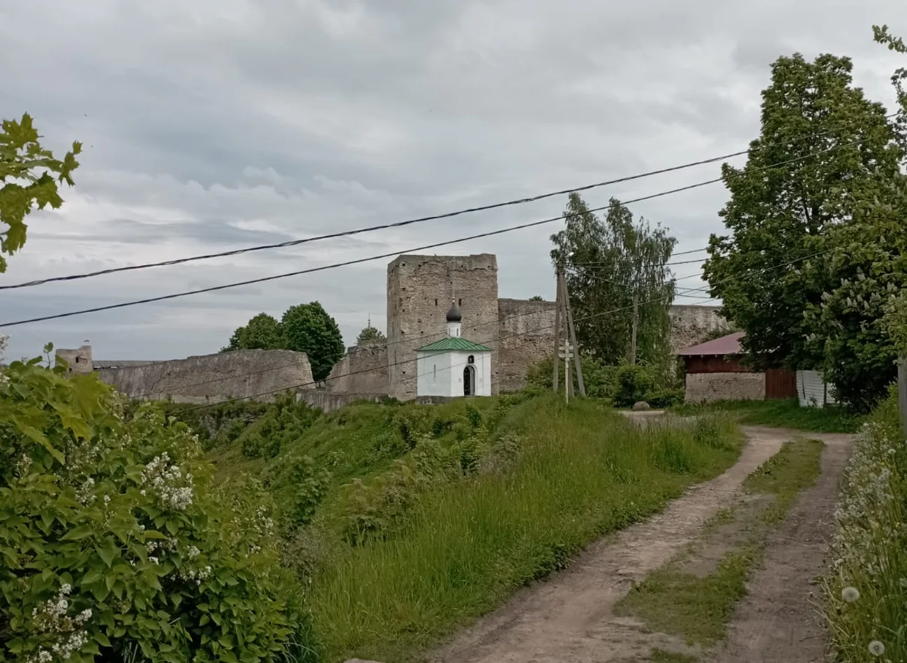 Обзорная экскурсия по Старому Изборску — экскурсия, Изборск, Россия | Покатаем