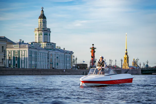 Прогулка на катере Толстый с капитаном — комфортно и недорого — экскурсия, Санкт-Петербург | Покатаем