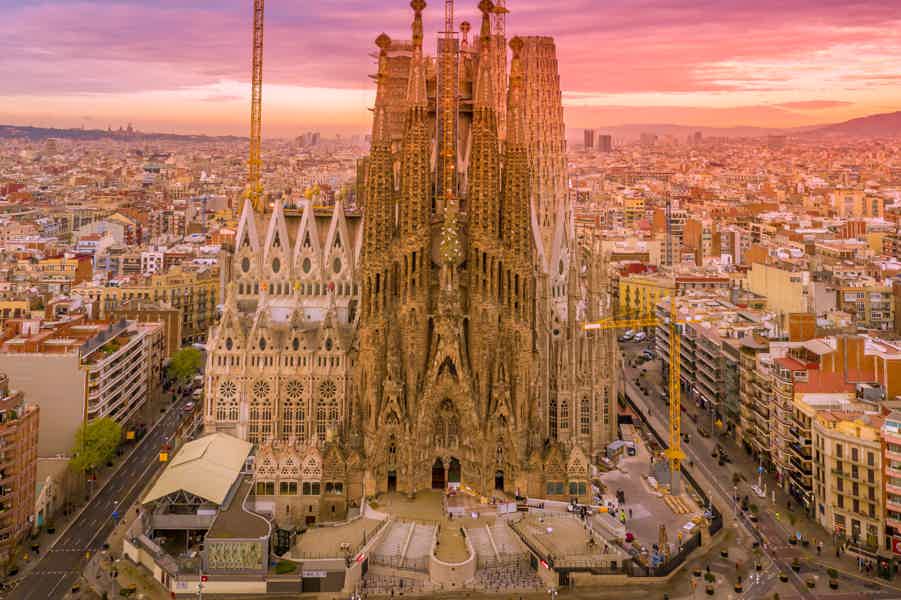 Barcelona: La Sagrada Familia Guided Small-Group Tour w/ Hotel Pickup - photo 2