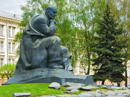 Памятник Якубу Коласу