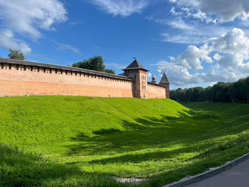 «Кремль город держит»: театрализованная экскурсия в мини-группе - фото 1