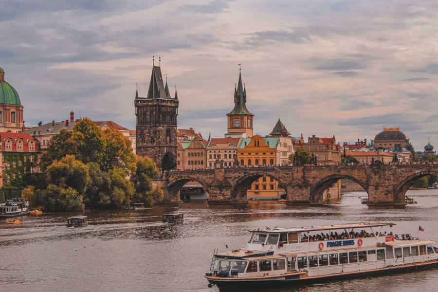 Prag: Sightseeing-Bootsfahrt mit Kommentar - photo 1