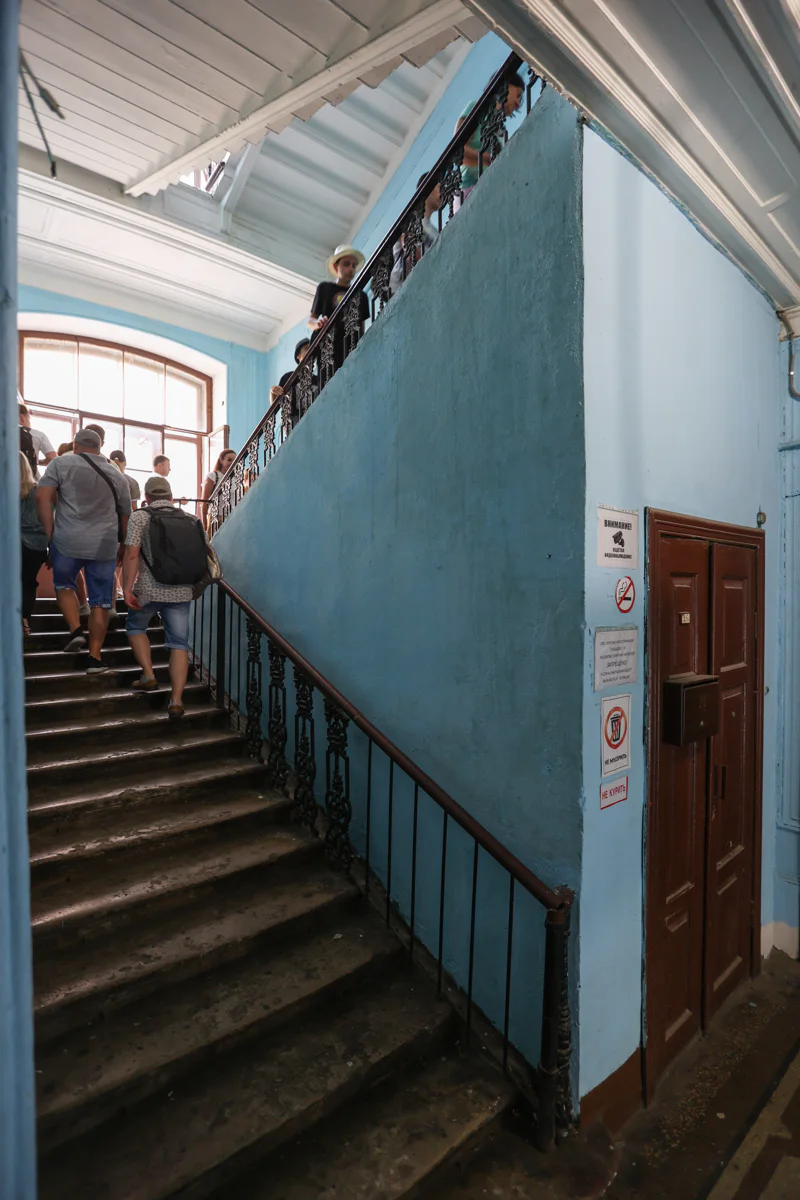 Петербург 4 в 1: дворы, парадные, коммуналки и крыша — фото 6