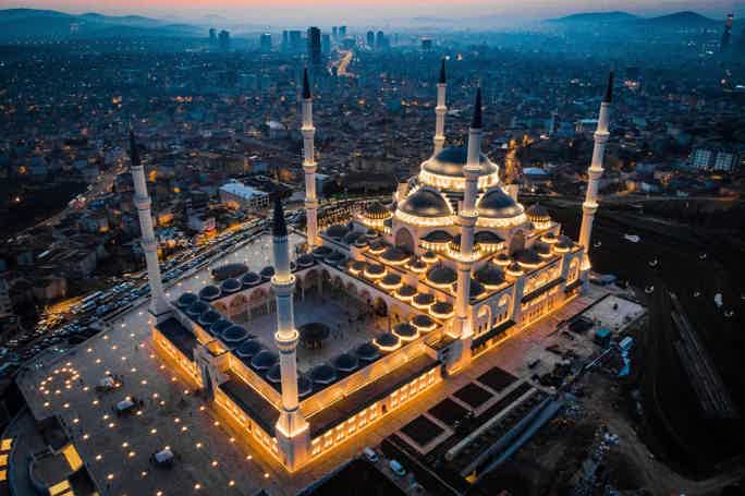 «Загадочная Азия Стамбула»: красочный Кузгунджук и колоритный Кадыкёй