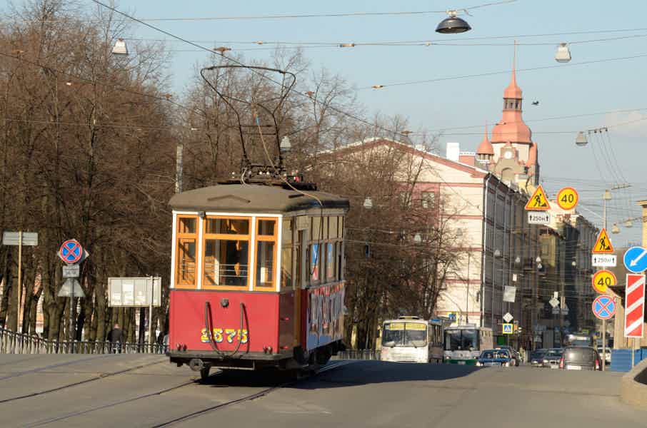 Путешествие на классическом ленинградском трамвае ЛМ-33 - фото 1