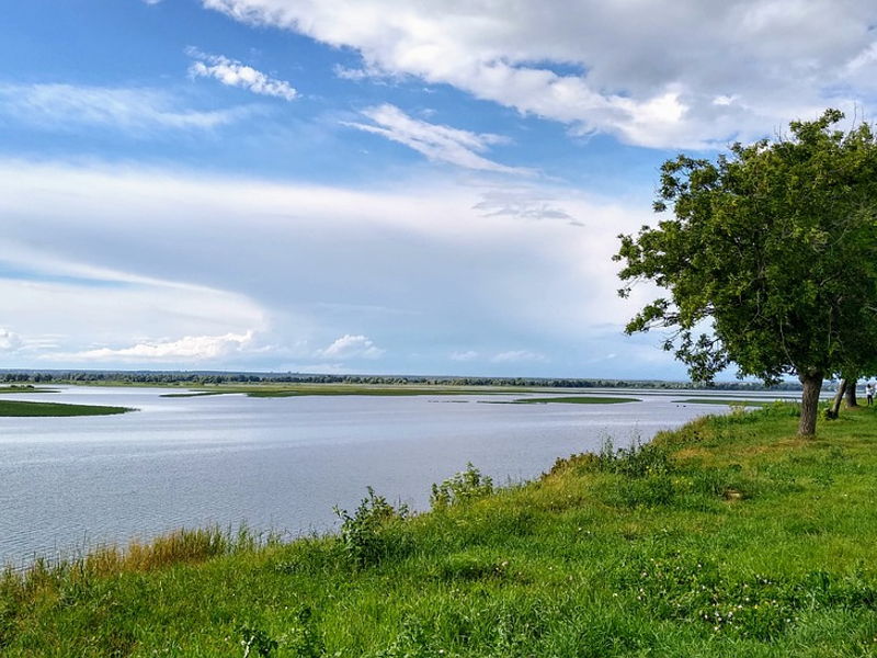 Речная прогулка по Волге на катере - экскурсия в Казань, Россия