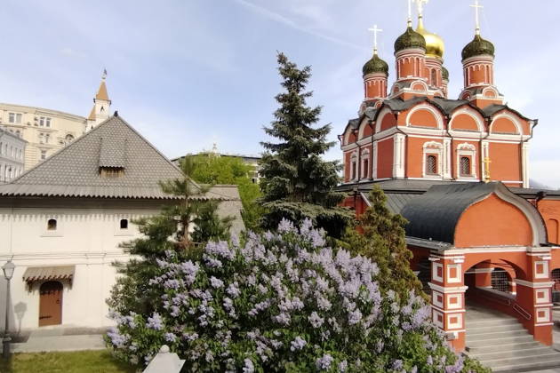 Многоликий Китай-город: деловой, торговый, храмовый