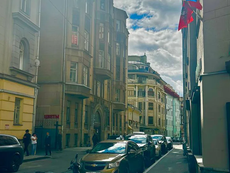 Арбат за фасадами: переулки, особняки и истории старой Москвы — фото 4, Москва | Покатаем