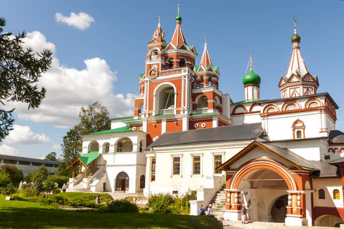 Экскурсия по Звенигороду с посещением Саввино-Сторожевского монастыря 