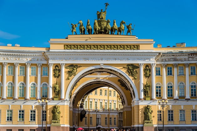 Фото к экскурсии Другой Эрмитаж: VR с Хабенским + хранилище Эрмитажа + Главный штаб