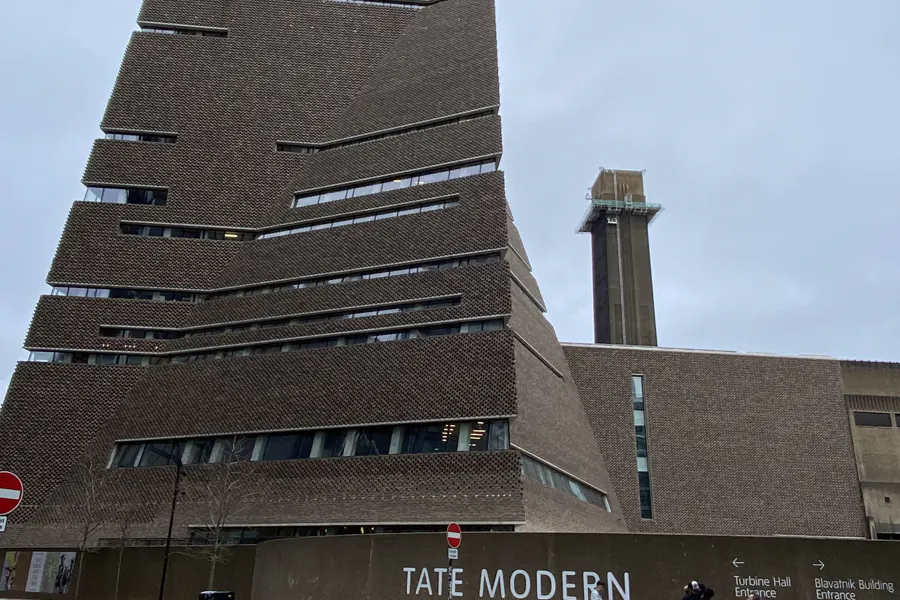 Tate Modern: о музее и шедеврах абстрактной живописи и сюрреализма — фото 1
