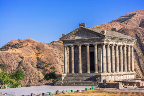 Ущелье 'Симфония камней', языческий храм Гарни и скальный монастырь Гегард