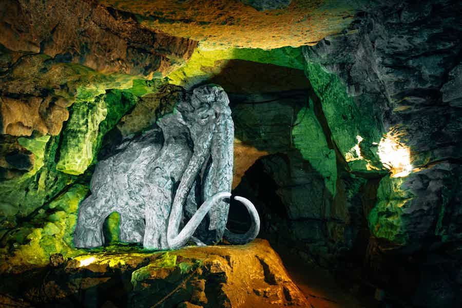4 в 1: Кунгурская пещера, Кунгур, Белогорский монастырь и скала Ермак - фото 2