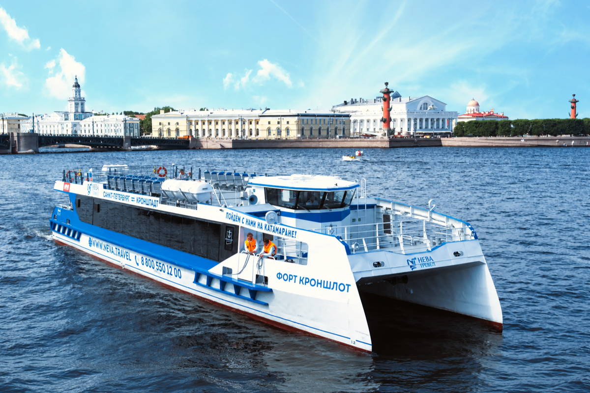 Скоростной катамаран/метеор в Кронштадт и обратно
