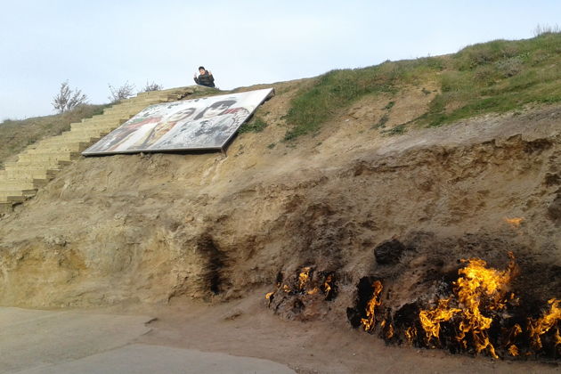 Виды Священные огни Абшерона: храм Атещгях и горящая гора Янардаг