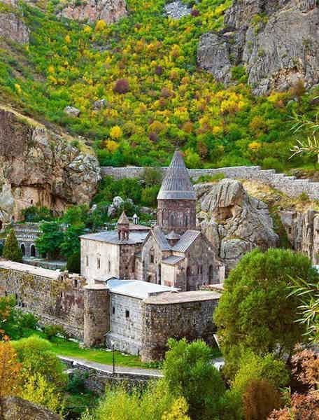 Сокровища армянского наследия: Храм Гарни и Монастырь Гегард - фото 1