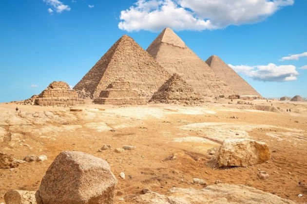 Великие пирамиды Гизы и таинственный Сфинкс